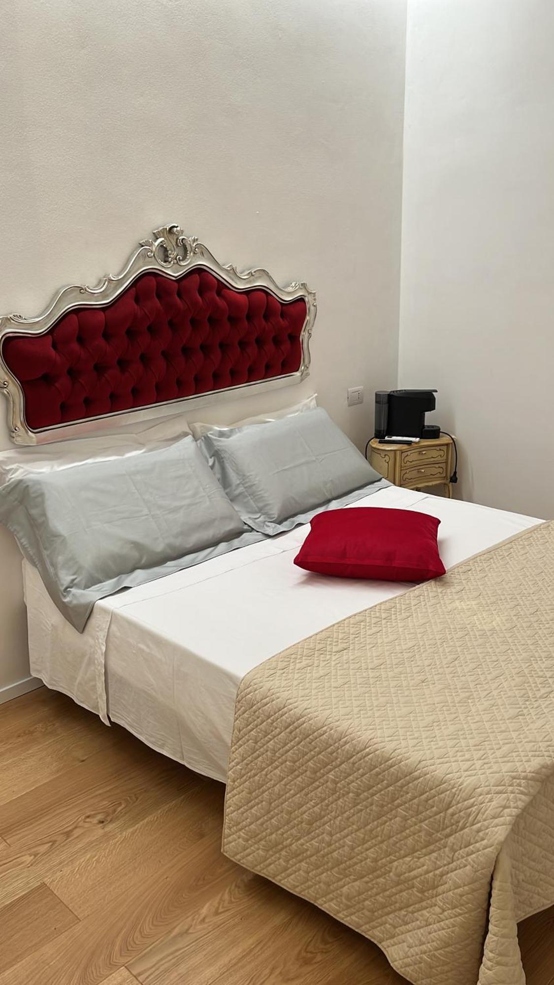 Rosarias Rooms Манфредония Екстериор снимка