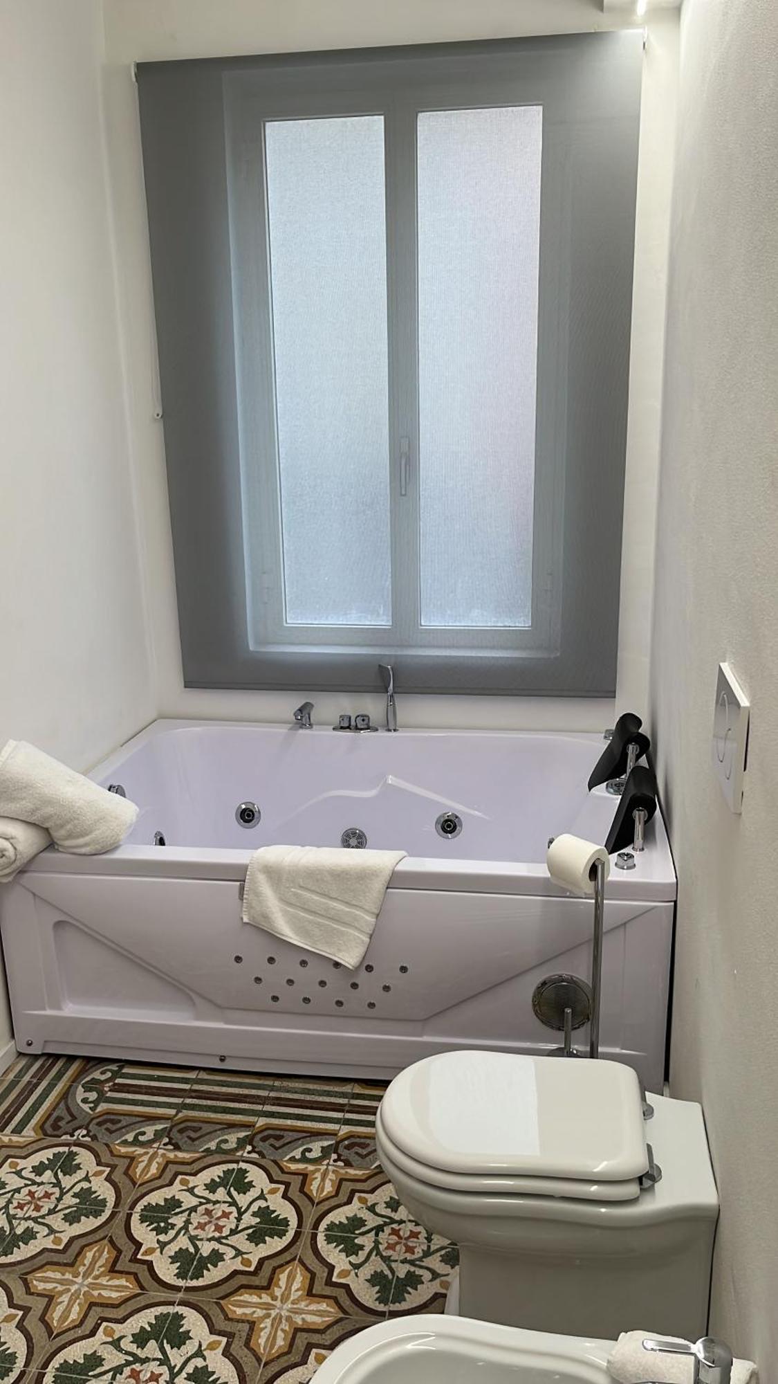 Rosarias Rooms Манфредония Екстериор снимка